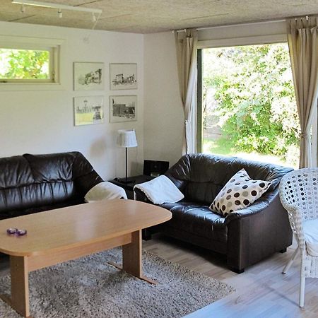 4 Person Holiday Home In Hals エクステリア 写真