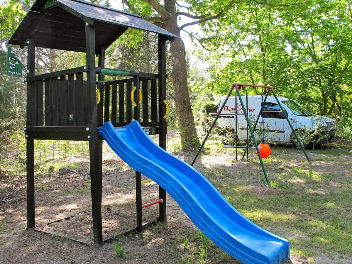4 Person Holiday Home In Hals エクステリア 写真